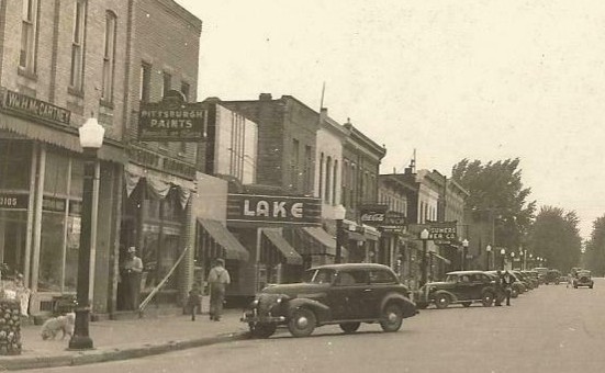 Lake Theatre - OLD POST CARD (newer photo)
